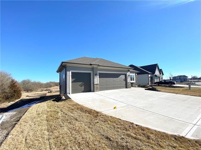 17645 Crystal St, Overland Park, KS 66013
