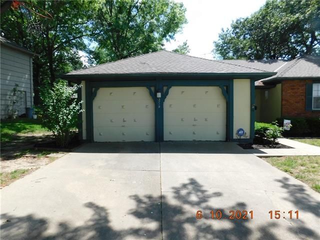 3719 E 104 St, Kansas City, MO 64137