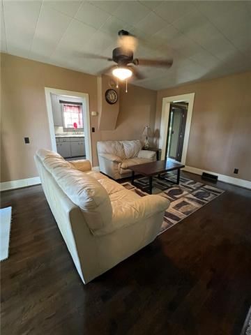 24595 W 255th St, Paola, KS 66071