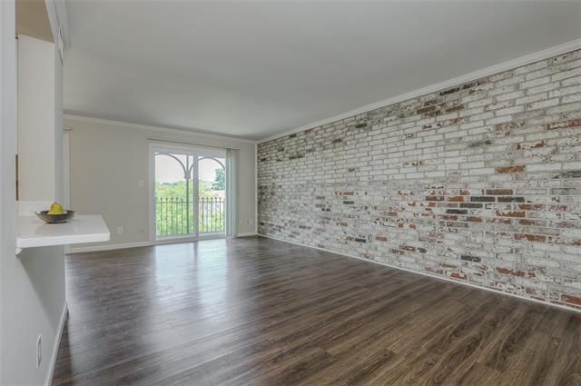 5016 Grand Ave #E, Kansas City, MO 64112