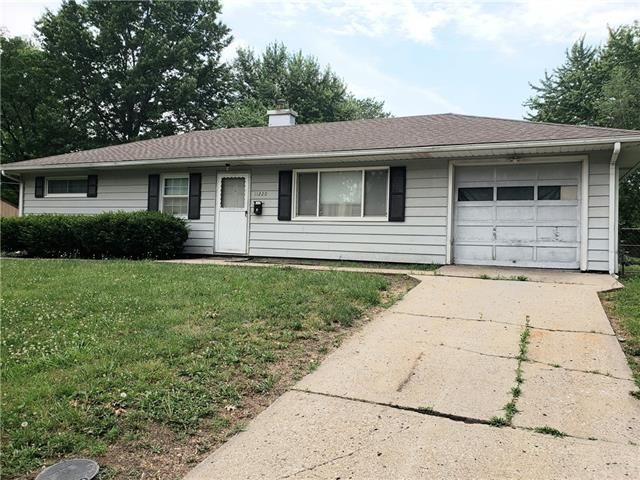 11220 Spring Valley Rd, Kansas City, MO 64134
