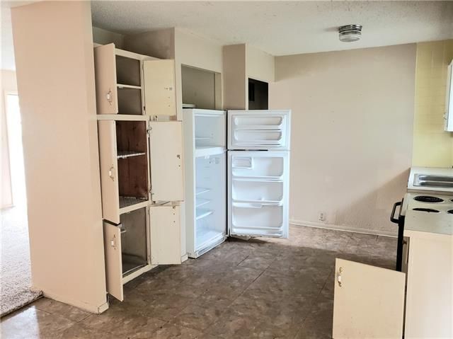 11220 Spring Valley Rd, Kansas City, MO 64134