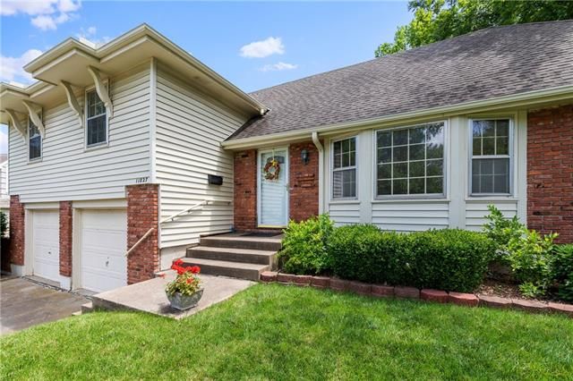 11827 Cherry St, Kansas City, MO 64131