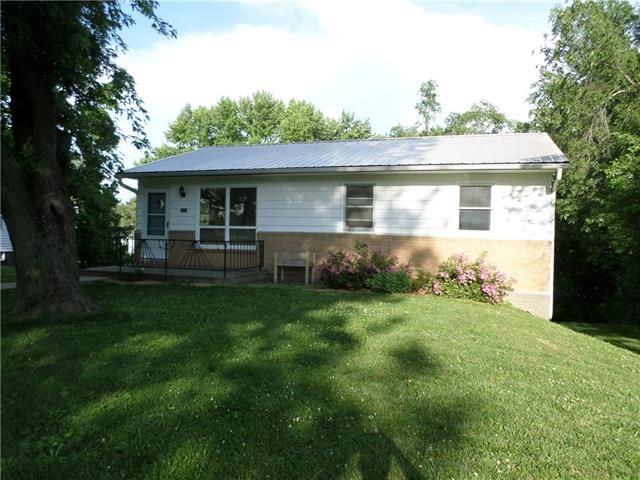 1311 S 8 St, Atchison, KS 66002