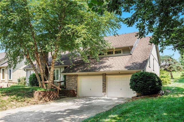 11201 Benson St, Overland Park, KS 66210