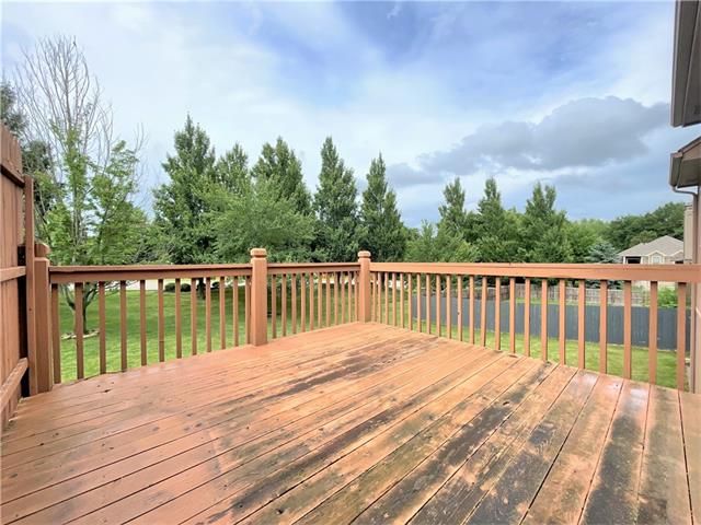 512 NE 95th Ct, Kansas City, MO 64155