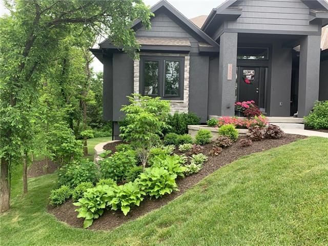 25001 W 95th Ter, Lenexa, KS 66227