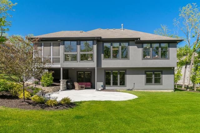 25001 W 95th Ter, Lenexa, KS 66227