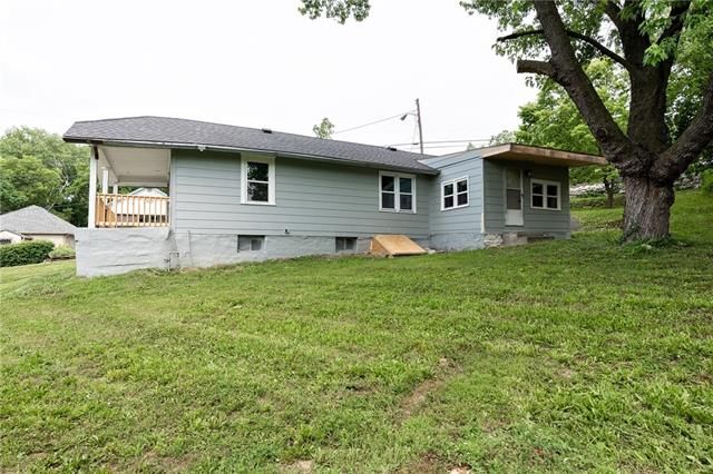 1126 Stine Ln, Kansas City, KS 66103