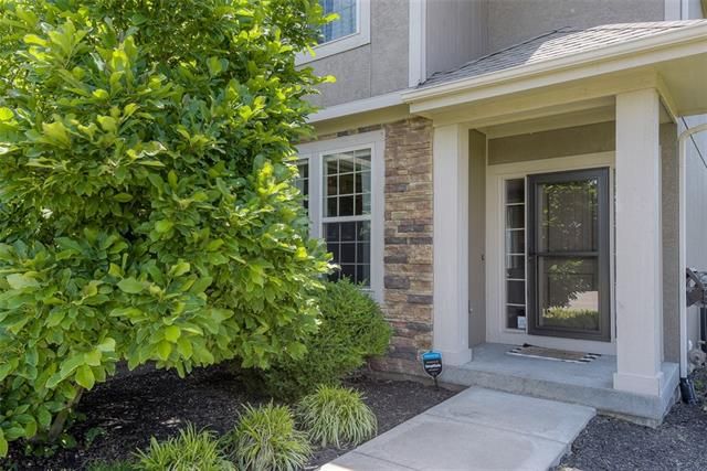 23625 W 92nd Ter, Lenexa, KS 66227