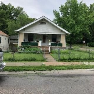 3001 E 68th St, Kansas City, MO 64132