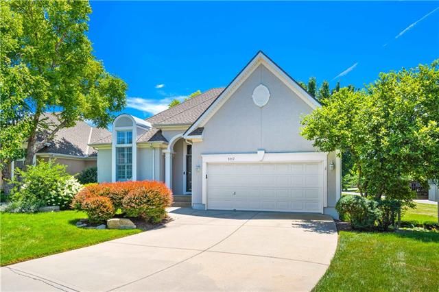 5117 W 159th Ter, Overland Park, KS 66085