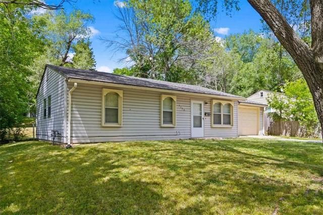 7706 E 51st St, Kansas City, MO 64129