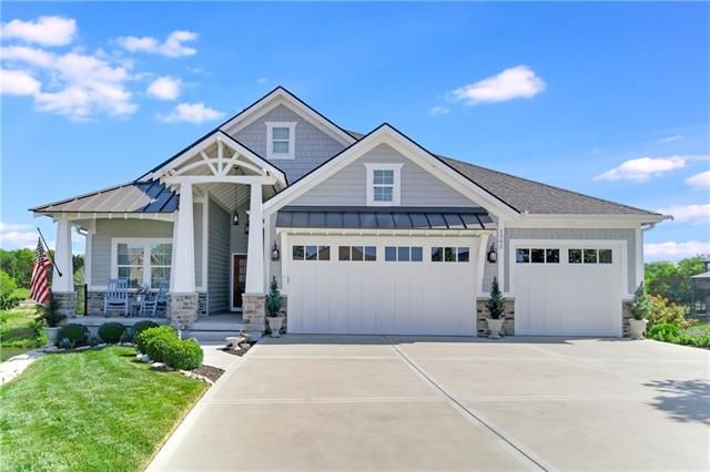 1302 Wright Cir, Pleasant Hill, MO 64080