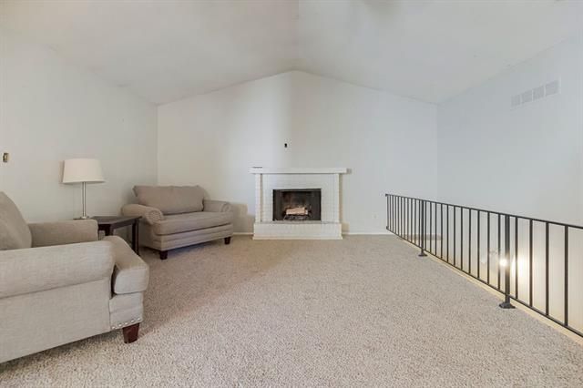 10911 Westgate Rd, Overland Park, KS 66210