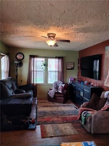 105 Madison St, Buckner, MO 64016