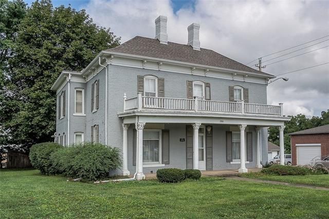 1900 Walnut St, Higginsville, MO 64037
