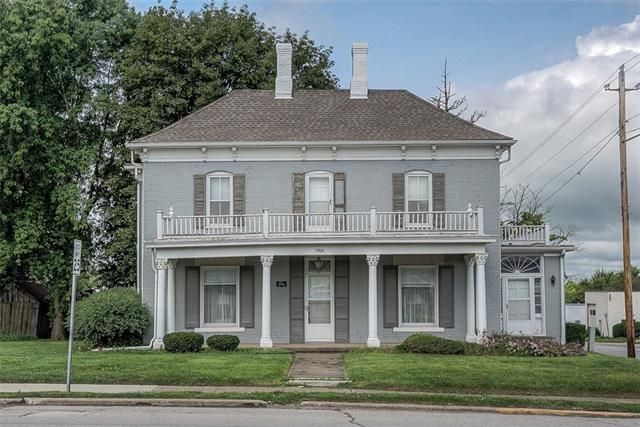 1900 Walnut St, Higginsville, MO 64037
