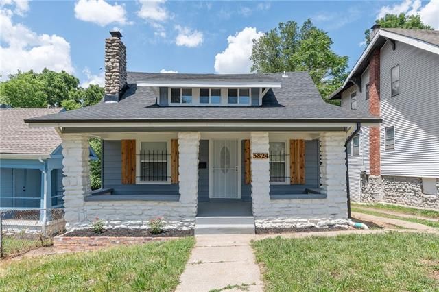 3824 E 68 St, Kansas City, MO 64132