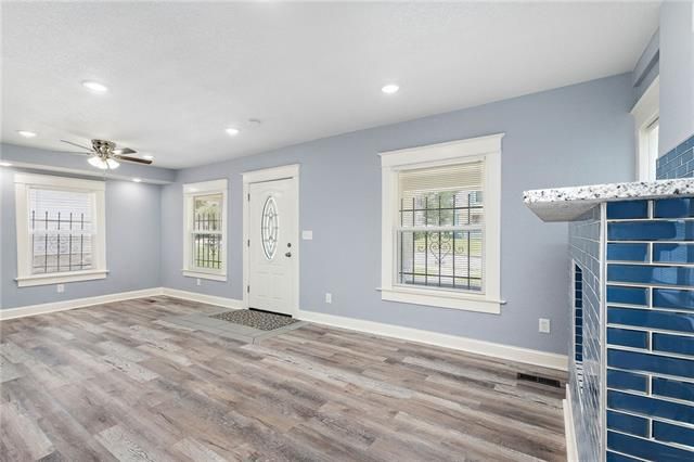 3824 E 68 St, Kansas City, MO 64132