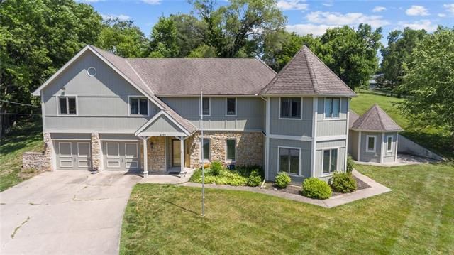 4915 NW Hillside Dr, Riverside, MO 64150