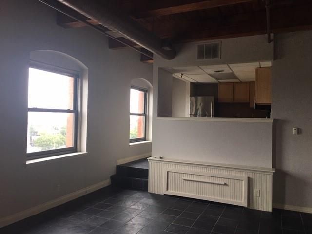 609 Central St #1409, Kansas City, MO 64105