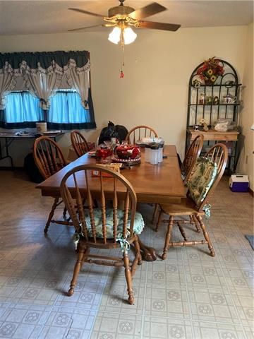1094 Toulon Rd, Wathena, KS 66090