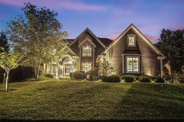 5128 W 164th St, Overland Park, KS 66085