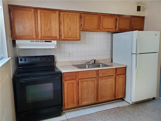 2815 Parallel Ave, Kansas City, KS 66104