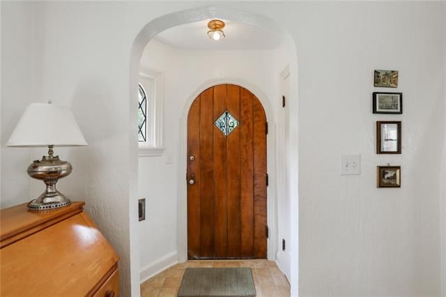 417 E 72nd St, Kansas City, MO 64131