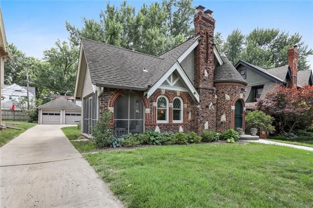 417 E 72nd St, Kansas City, MO 64131