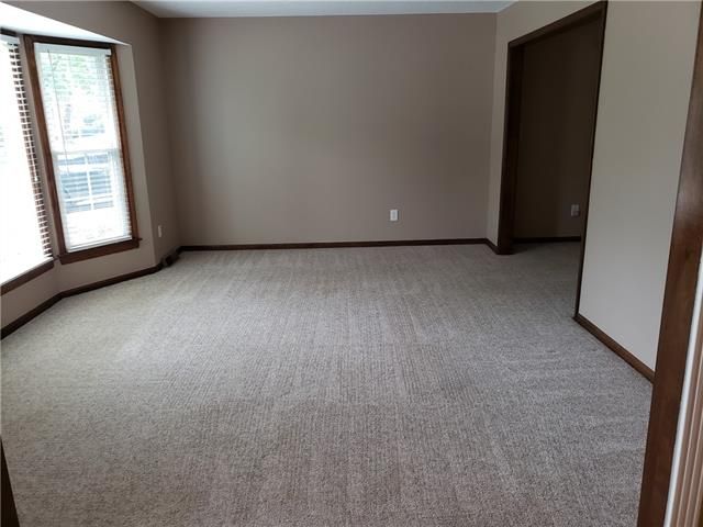 8853 Widmer Rd, Lenexa, KS 66215
