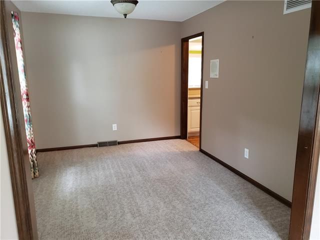8853 Widmer Rd, Lenexa, KS 66215