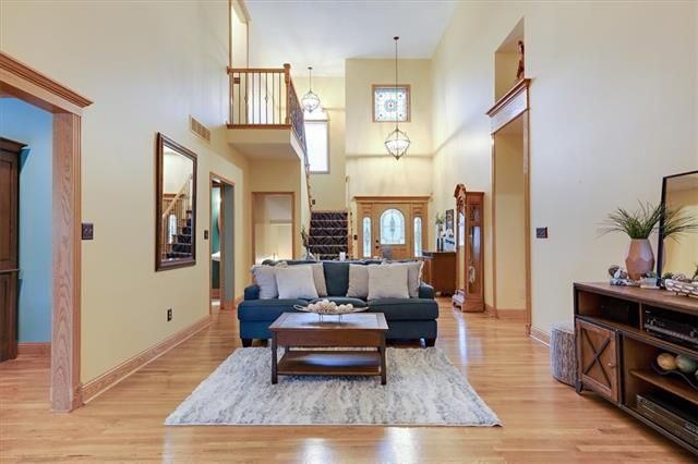 9312 E Pleasant Ave, Kansas City, MO 64138