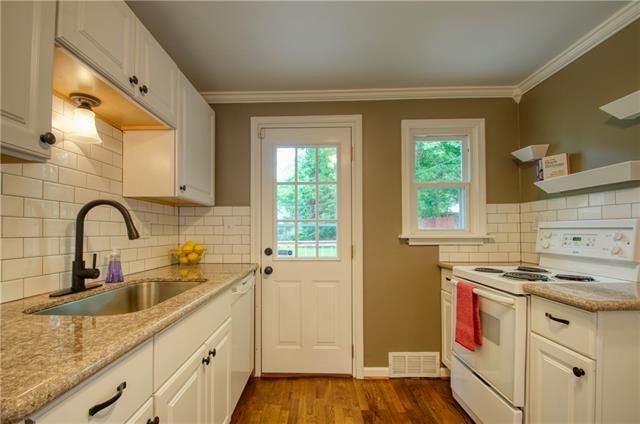 7732 Mcgee St, Kansas City, MO 64114