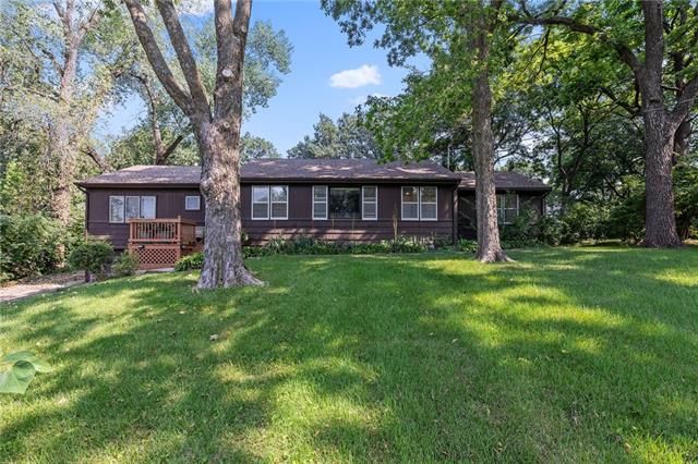 6714 E 66th St, Kansas City, MO 64133