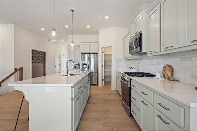4412 SW Alabaster Cir, Lee's Summit, MO 64082