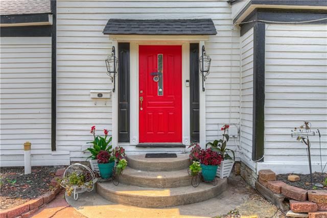 3932 Central St, Kansas City, MO 64111