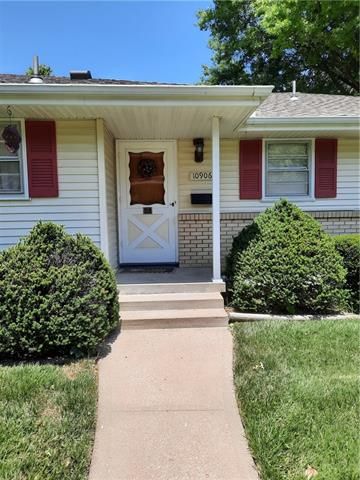 10906 E 51st St, Kansas City, MO 64133