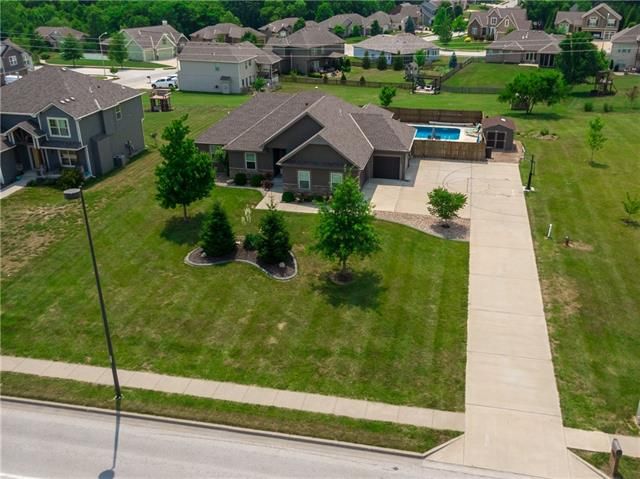 9404 Maplewoods Pw, Kansas City, MO 64155