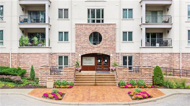 4949 Wornall Rd #101, Kansas City, MO 64112