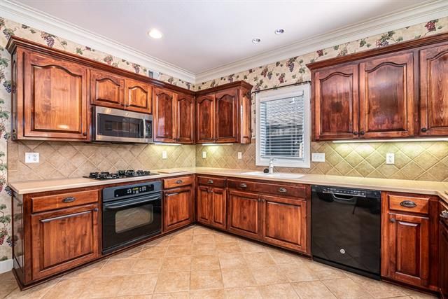 1413 N 150th Ter, Basehor, KS 66007