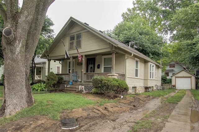 4217 State Line Rd, Kansas City, MO 64111