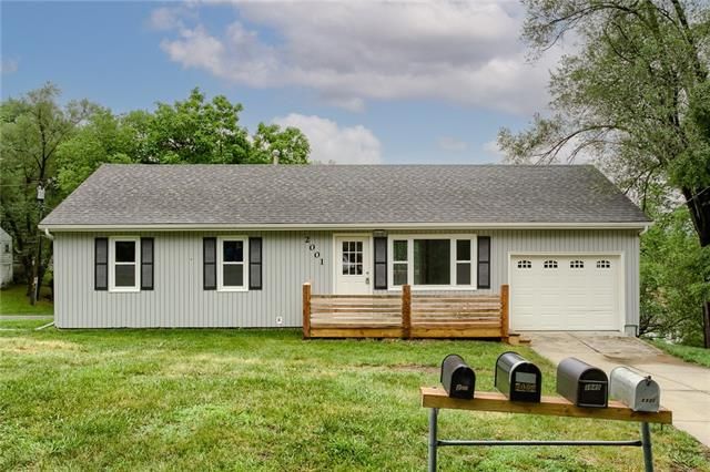 2001 NW 50th Ter, Kansas City, MO 64151