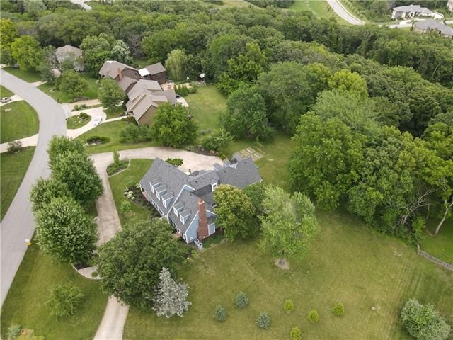 15919 Overbrook Ln, Overland Park, KS 66224
