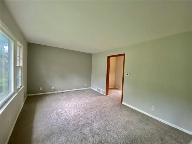4611 NE 47th St, Kansas City, MO 64117