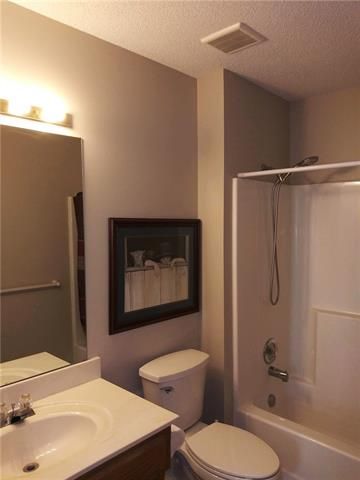 15423 Floyd St, Overland Park, KS 66223