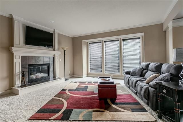 22503 W 56th St, Shawnee, KS 66226