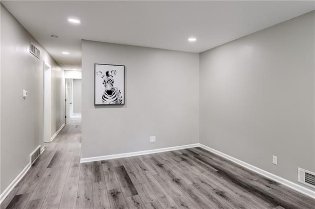 311 E 79th Ter, Kansas City, MO 64114