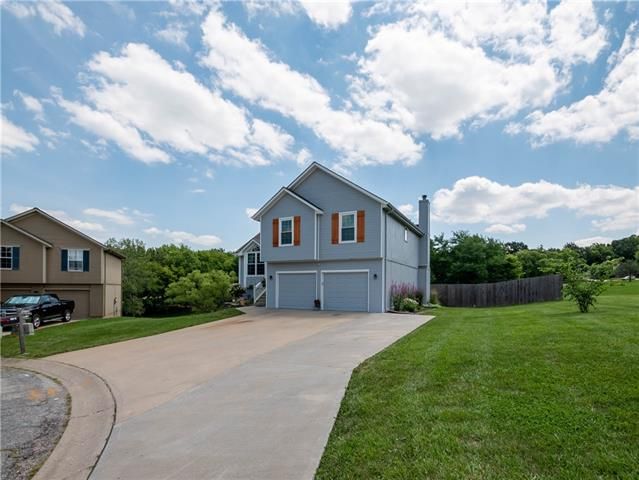 2906 NW 1st St, Blue Springs, MO 64014